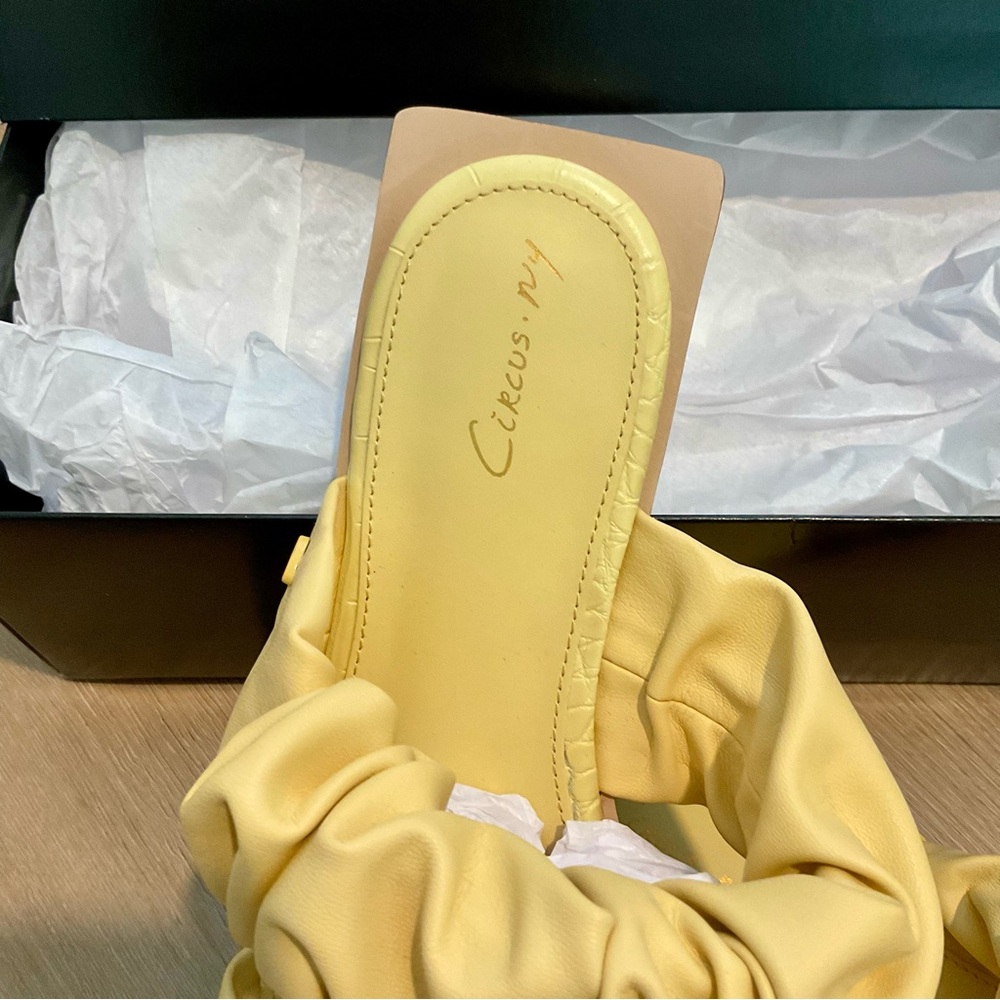 Circus by Sam Edelman Yellow Ruffled Sandals - Picture 2 of 5